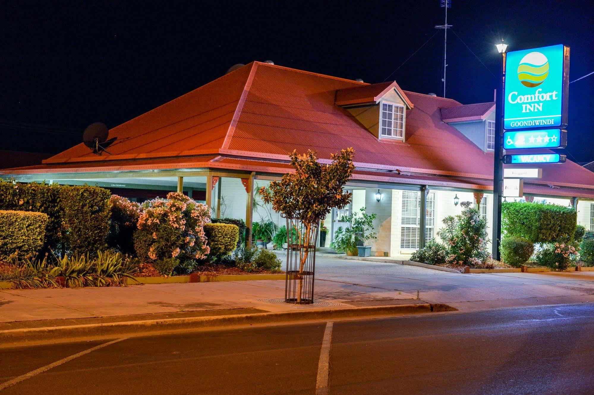 Pioneer Motel Гондиуинди Екстериор снимка