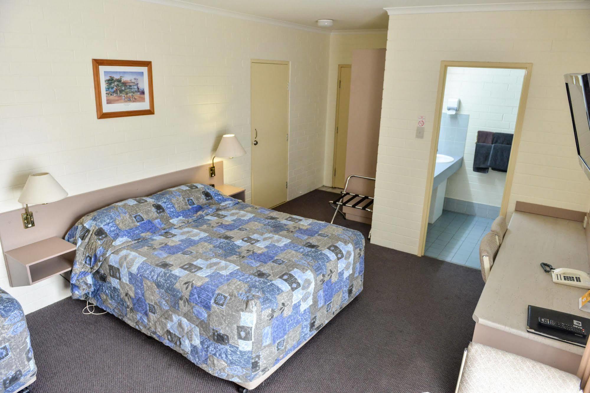Pioneer Motel Гондиуинди Екстериор снимка